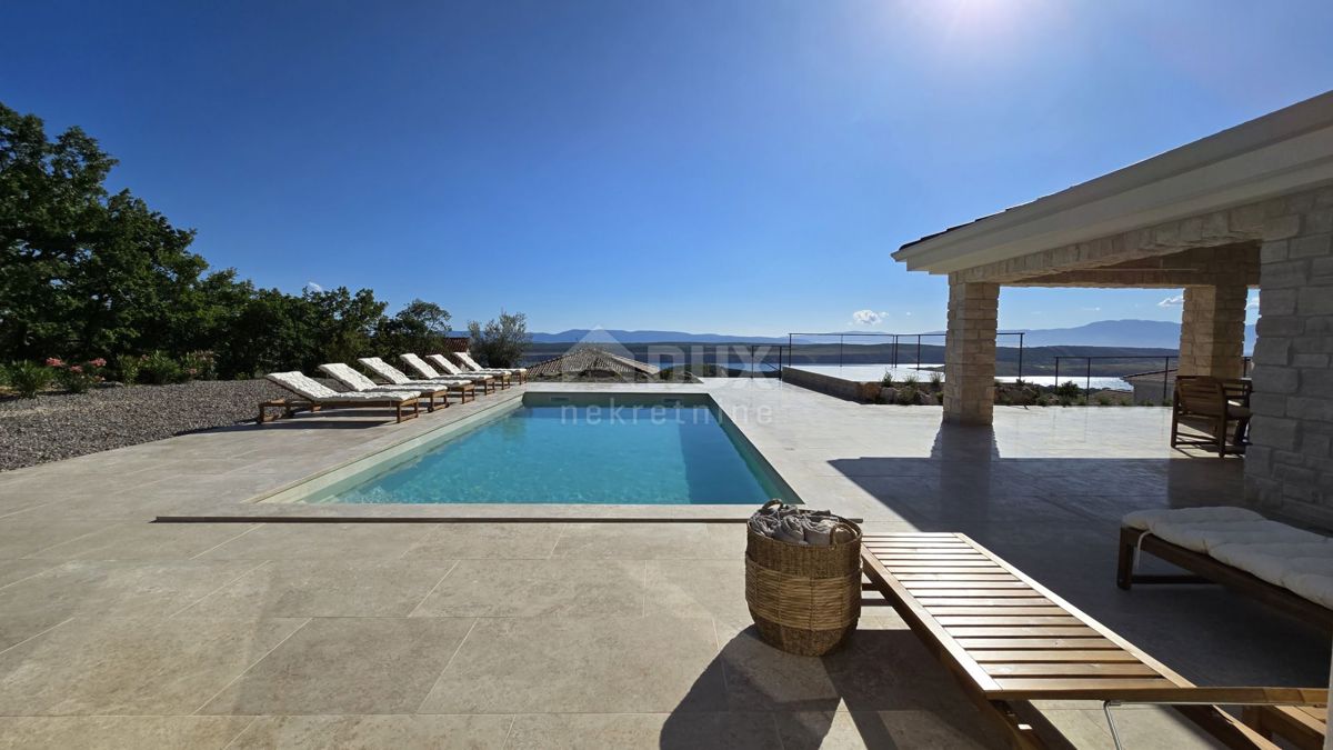 CRIKVENICA, JADRANOVO - Lussuosa villa in pietra con piscina riscaldata 