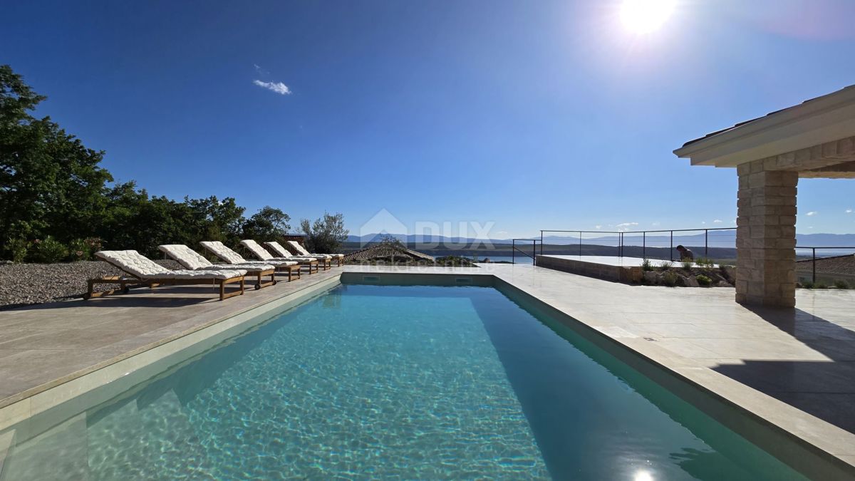 CRIKVENICA, JADRANOVO - Lussuosa villa in pietra con piscina riscaldata 