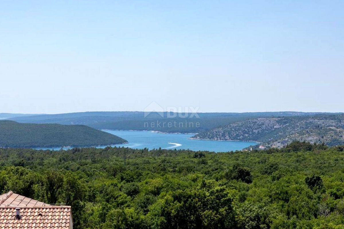 ISTRIA, RABAC - Terreno con permesso e vista mare