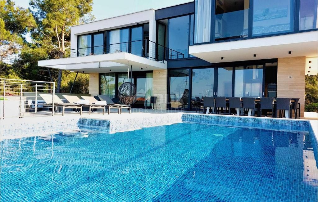 DALMAZIA, PAŠMAN Villa moderna con piscina e vista mare