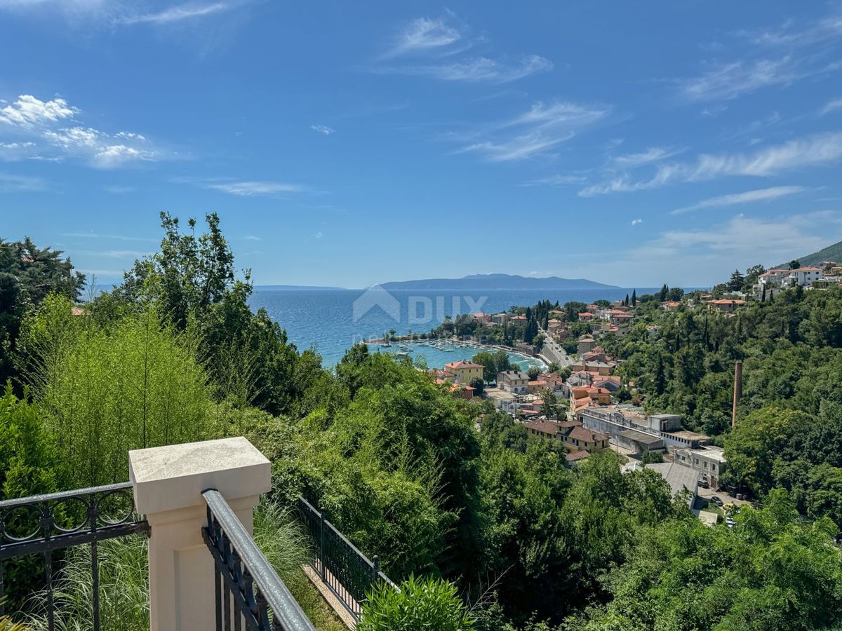 OPATIJA, IČIĆI – un piano unico in una casa mediterranea di nuova costruzione con una bellissima vista sul mare