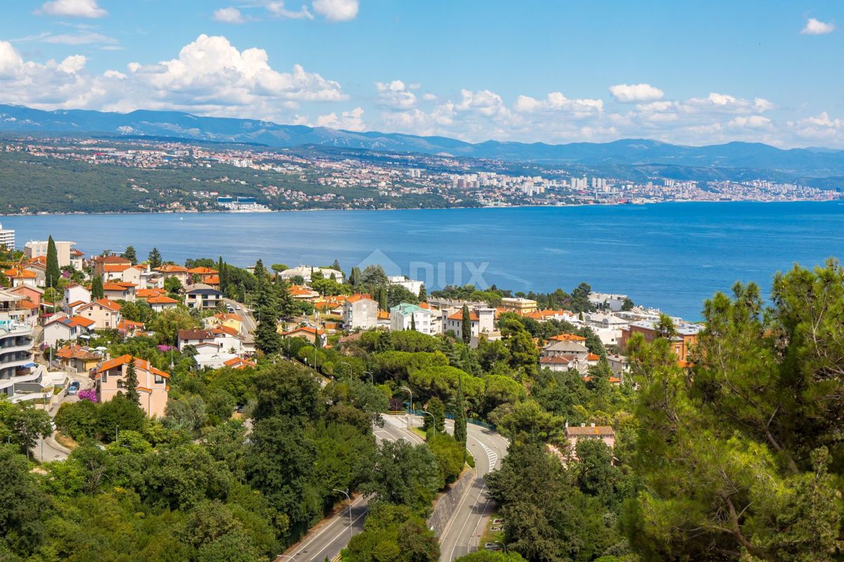 OPATIJA, CENTRO - ottimo attico in nuova costruzione con vista mare, piscina in comune, garage 