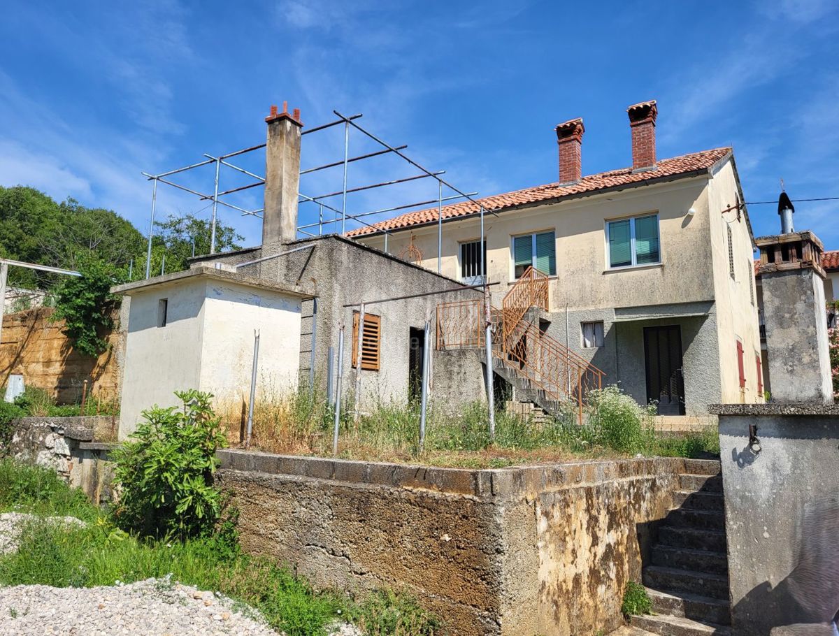 ISTRIA, LABIN - Casa indipendente da adattare con vista mare