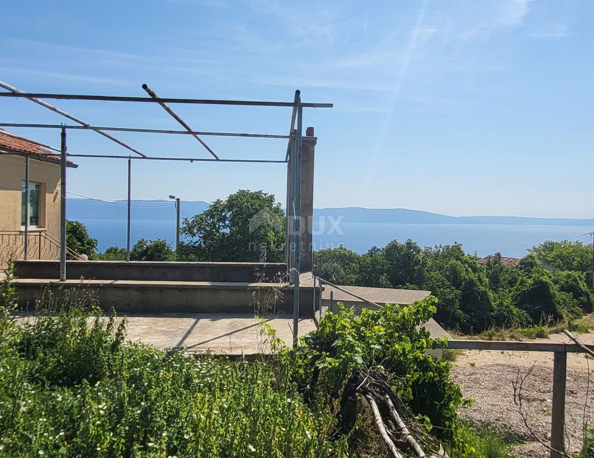 ISTRIA, LABIN - Casa indipendente da adattare con vista mare