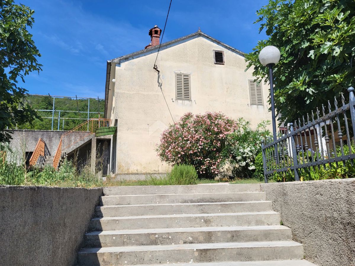 ISTRIA, LABIN - Casa indipendente da adattare con vista mare