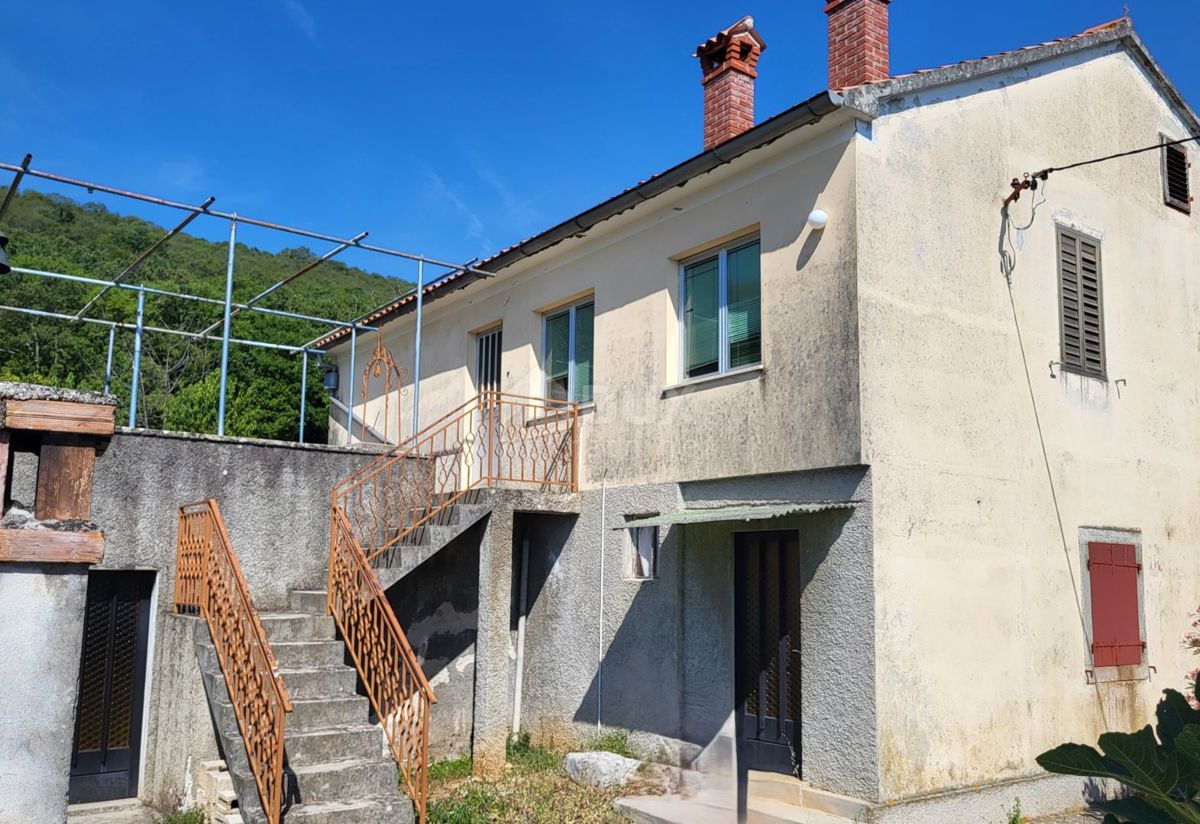 ISTRIA, LABIN - Casa indipendente da adattare con vista mare