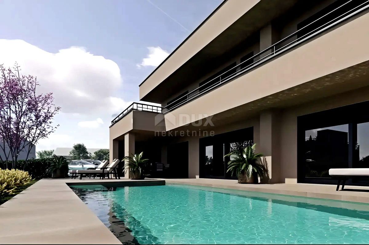ISTRIA, PARENZO - Stupenda casa con piscina