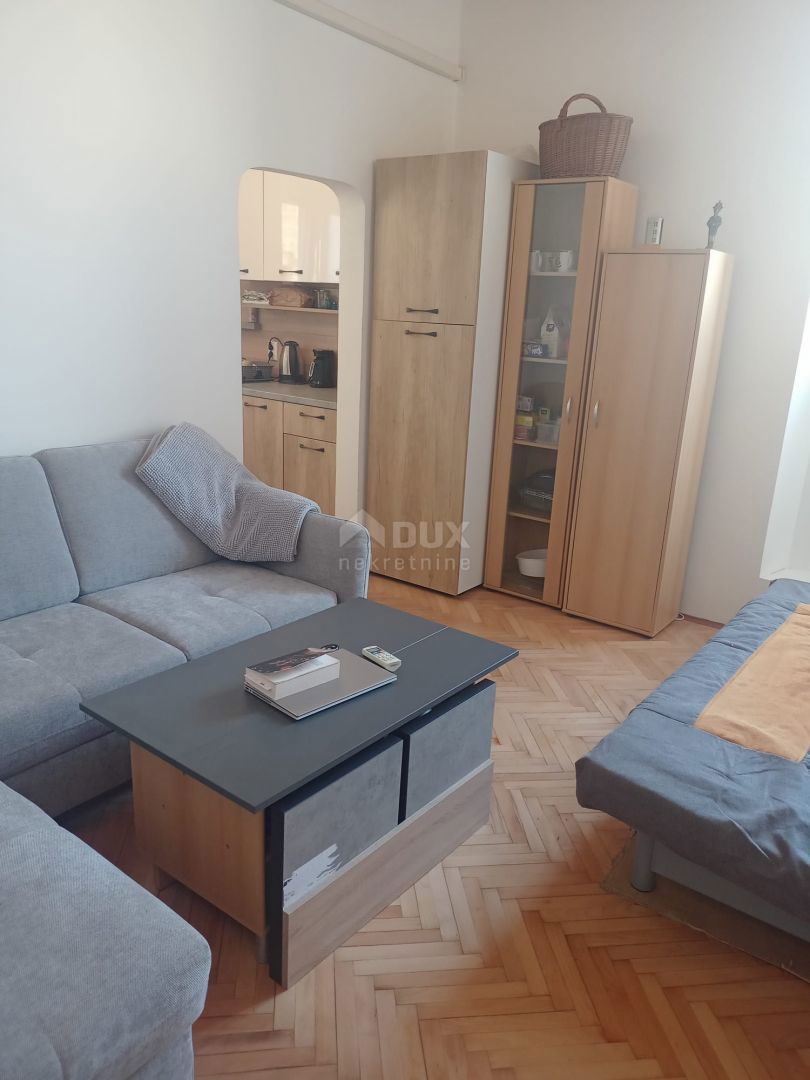 ISTRIA, PULA - Appartamento con 4 camere da letto nel centro di Pola, 105 m2