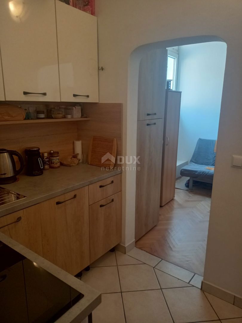 ISTRIA, PULA - Appartamento con 4 camere da letto nel centro di Pola, 105 m2