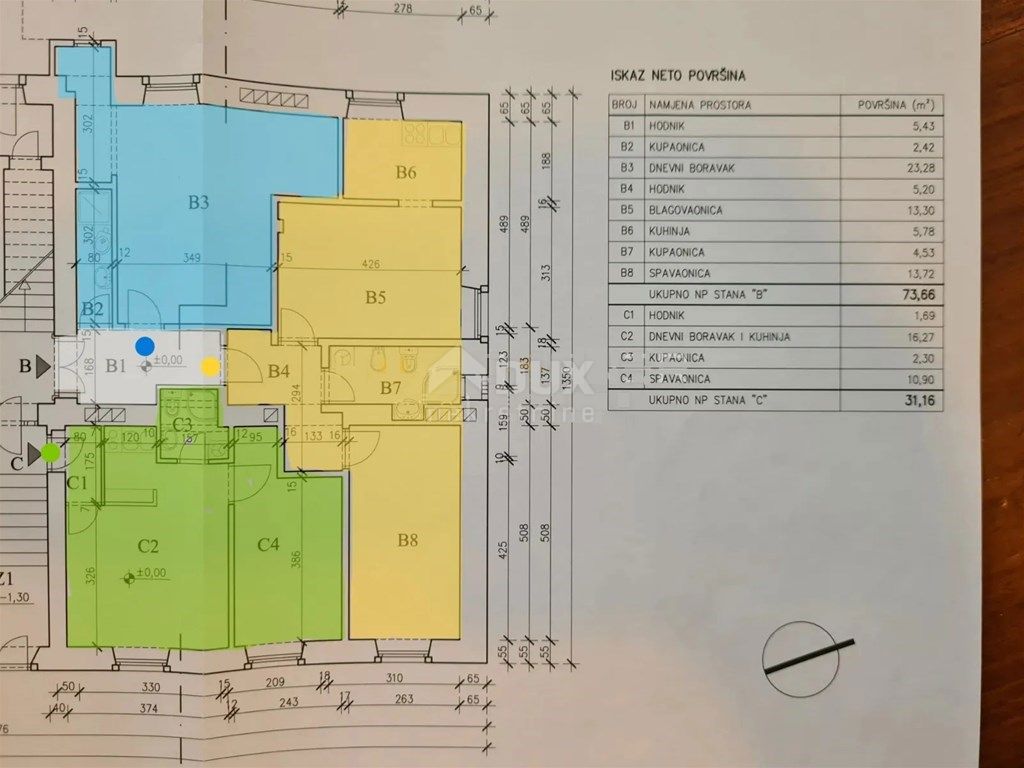 ISTRIA, PULA - Appartamento con 4 camere da letto nel centro di Pola, 105 m2