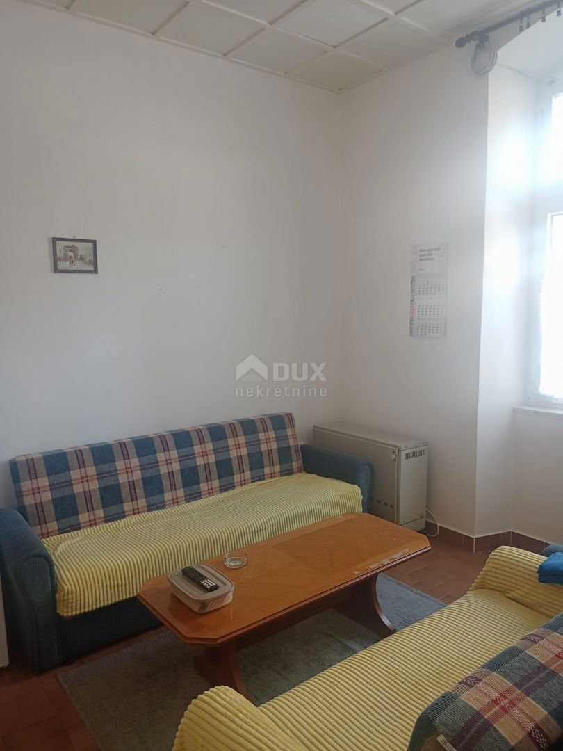 ISTRIA, PULA - Appartamento con 4 camere da letto nel centro di Pola, 105 m2