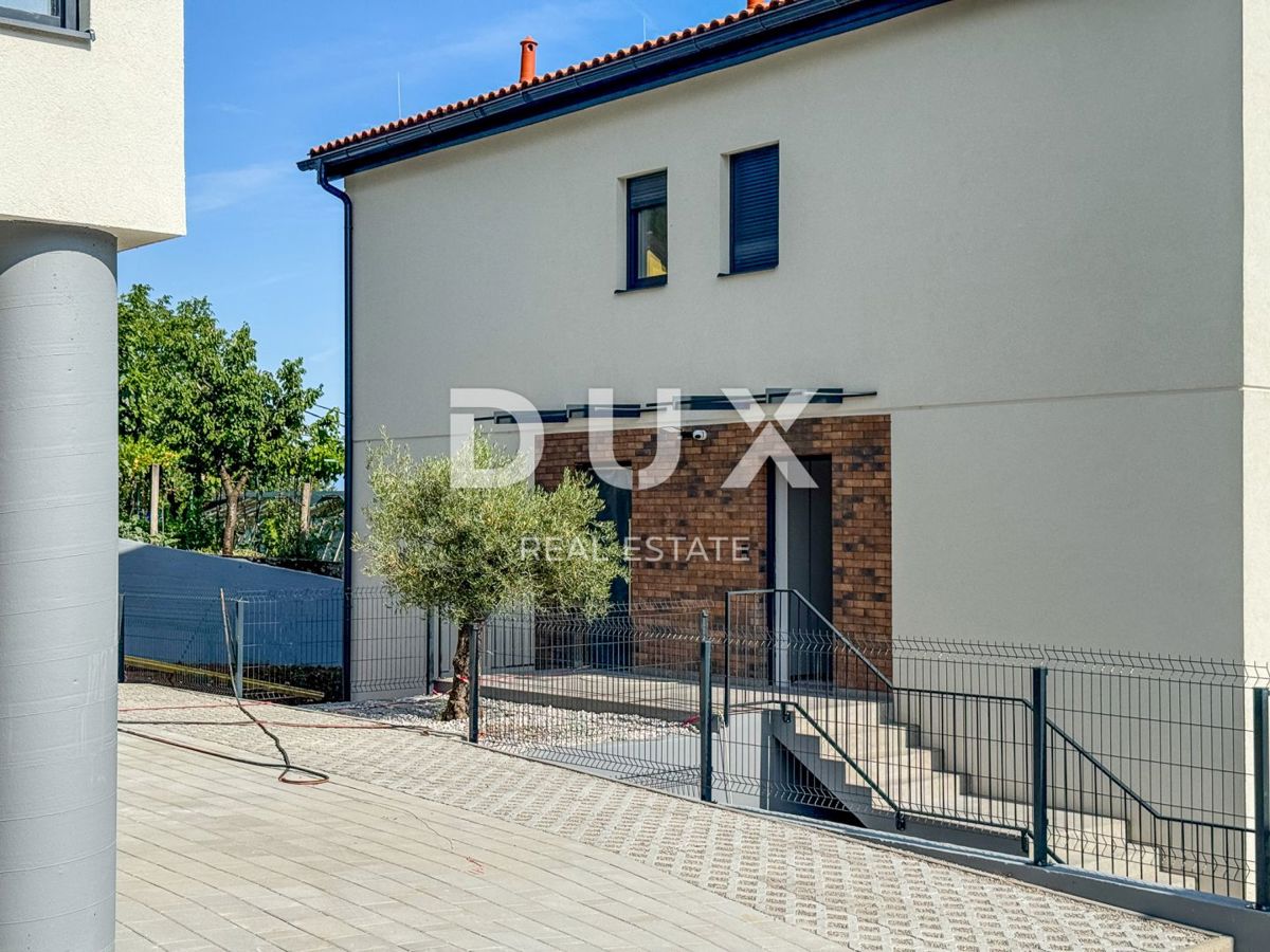 OPATIJA, PAVLOVAC - appartamento su due piani 132 m2 con terrazza sul tetto in un nuovo edificio, vicino a Opatija, vista mare