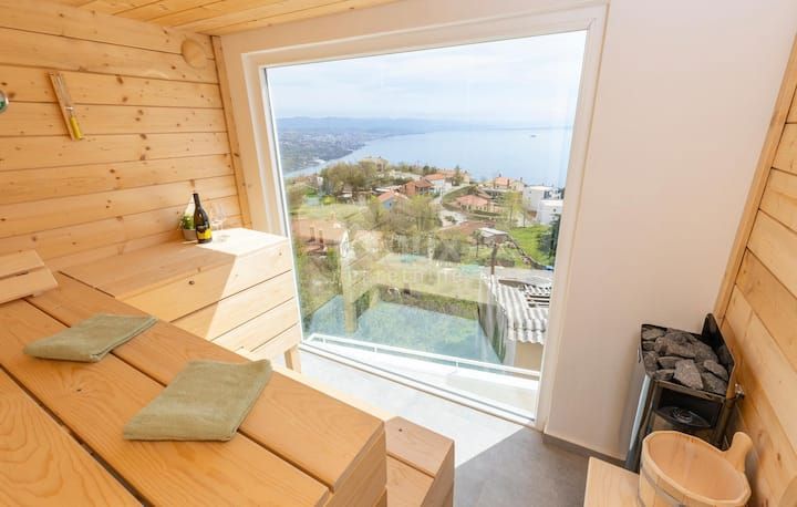 OPATIJA, BREGI - appartamento al piano terra 153m2, DB+3S con vista panoramica sul mare e piscina