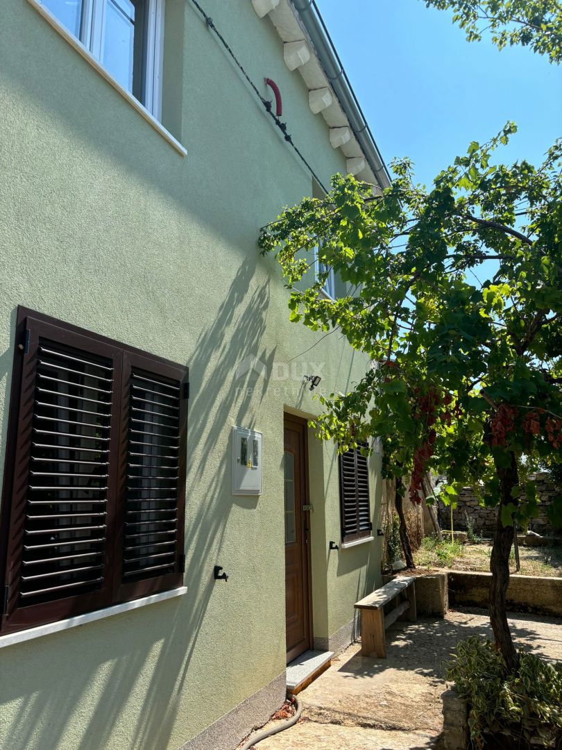 ISTRIA, SVETVINČENAT - Casa istriana parzialmente ristrutturata con progetto principale!