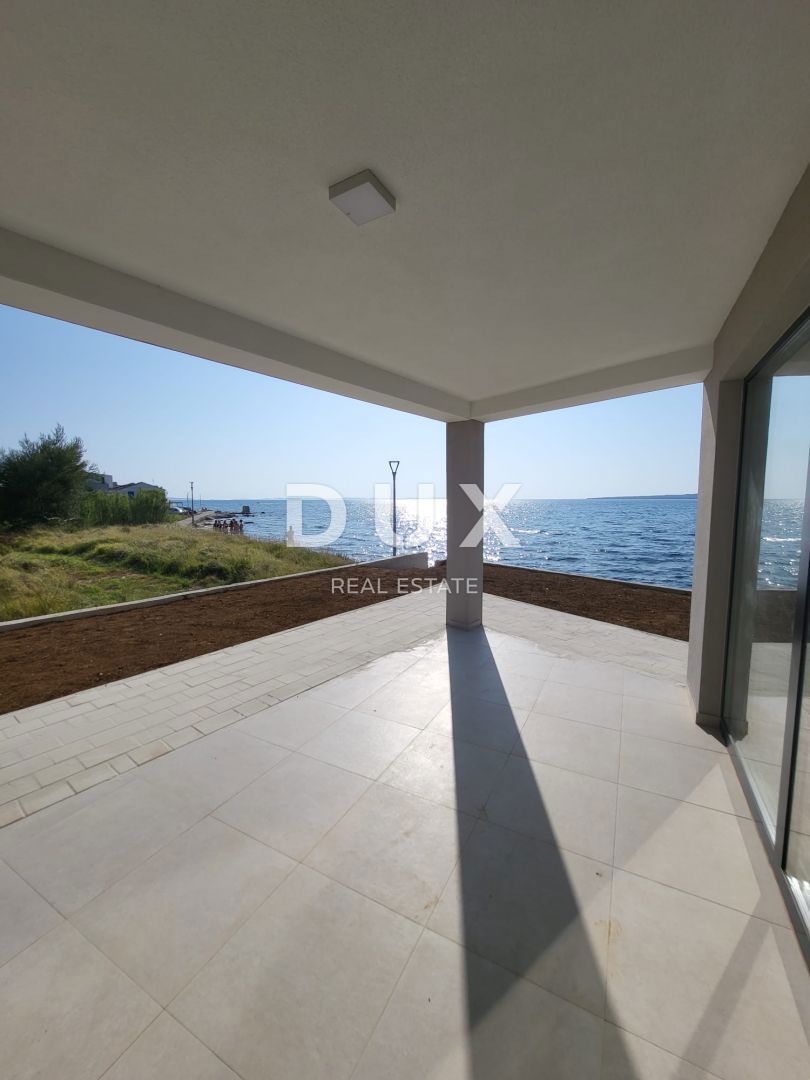 PRIVLAKA, ZADAR - S1 Nuova costruzione di lusso in prima fila al mare