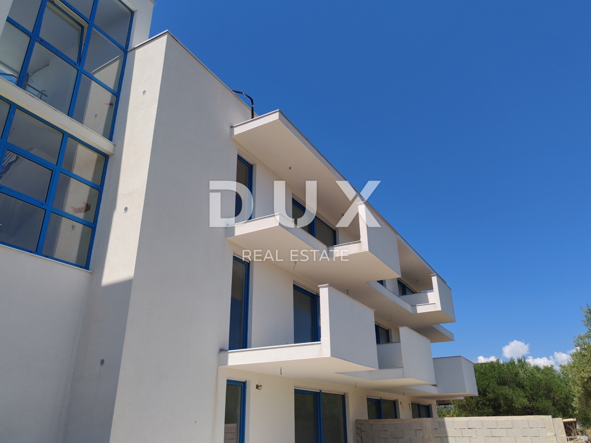 ZADAR, PRIVLAKA - Appartamento di lusso con terrazza sul tetto, jacuzzi e vista mare - a soli 70 m dalla spiaggia! S5