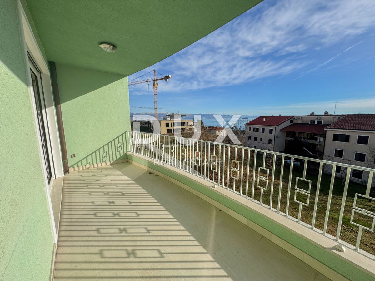 OPATIJA, IČIĆI - appartamento più grande in un edificio nuovo a soli 150 metri dalla spiaggia, terrazza, garage