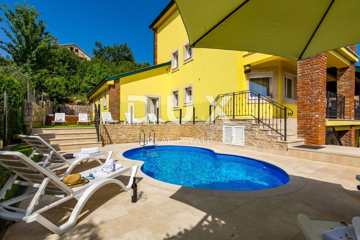 OPATIJA, BREGI - Villa in stile mediterraneo di nuova costruzione con due unità abitative, piscina, guest house, taverna e parco giochi per bambini