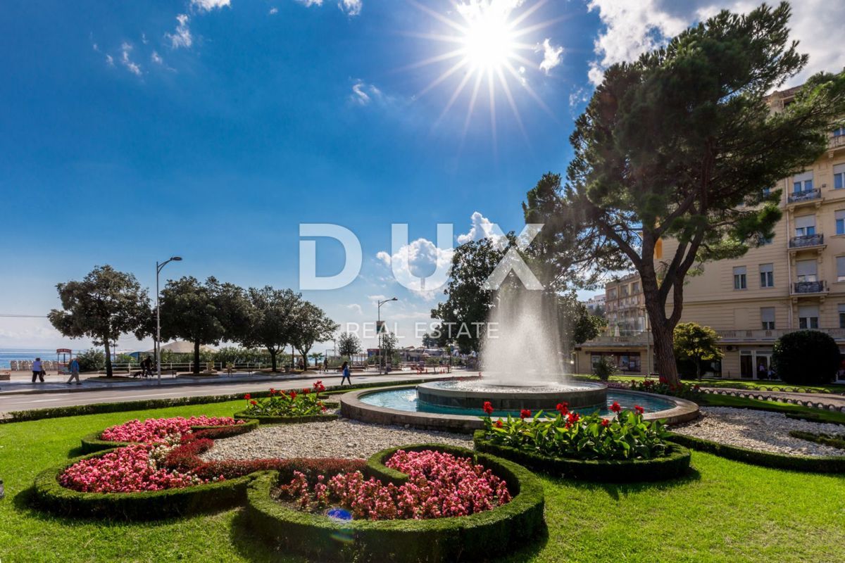 OPATIJA, BREGI - Villa in stile mediterraneo di nuova costruzione con due unità abitative, piscina, guest house, taverna e parco giochi per bambini