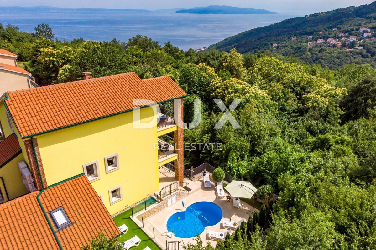 OPATIJA, BREGI - Villa in stile mediterraneo di nuova costruzione con due unità abitative, piscina, guest house, taverna e parco giochi per bambini