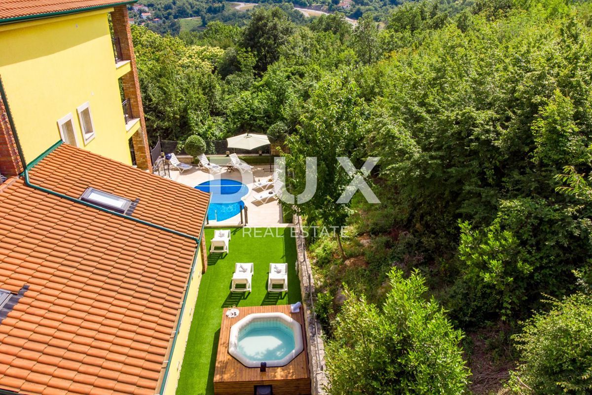 OPATIJA, BREGI - Villa in stile mediterraneo di nuova costruzione con due unità abitative, piscina, guest house, taverna e parco giochi per bambini