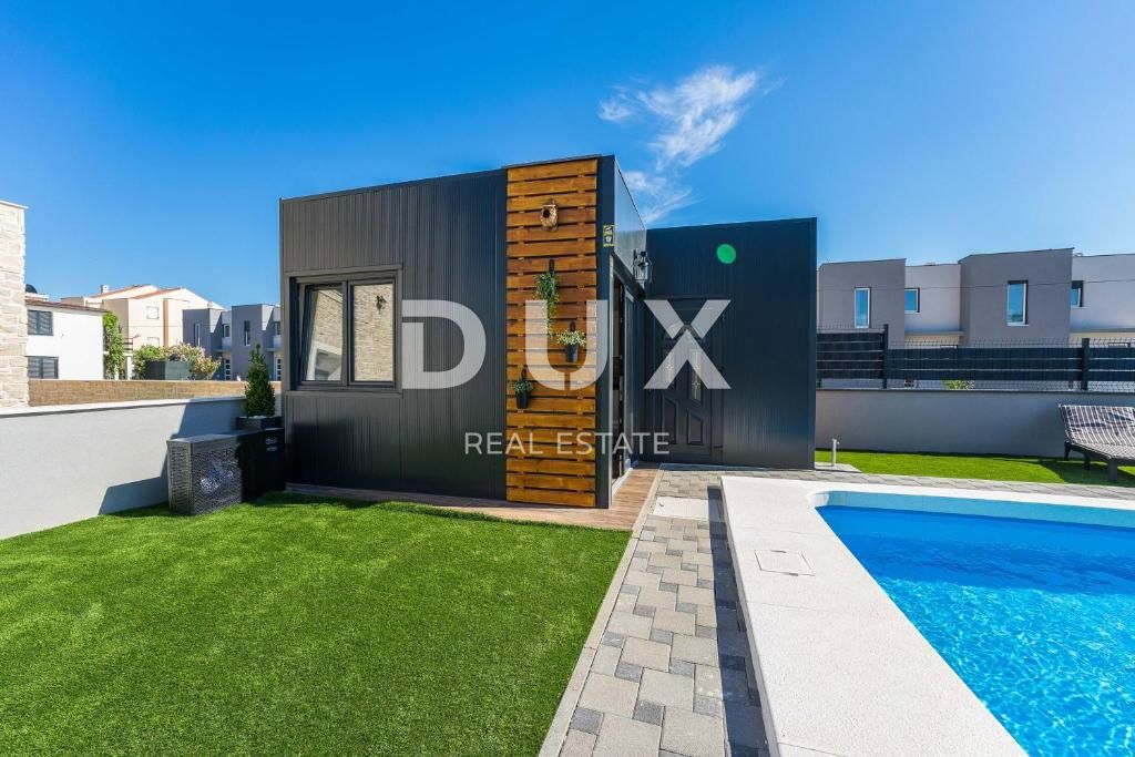 ZADAR, PRIVLAKA - Villa con piscina a 200 metri dal mare