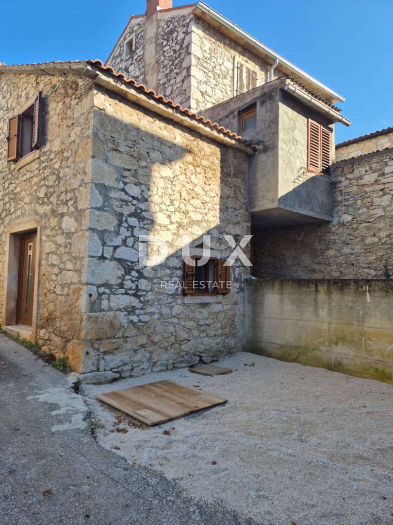 ISTRIA, BRTONIGLA - Graziosa casa in pietra con posto auto!