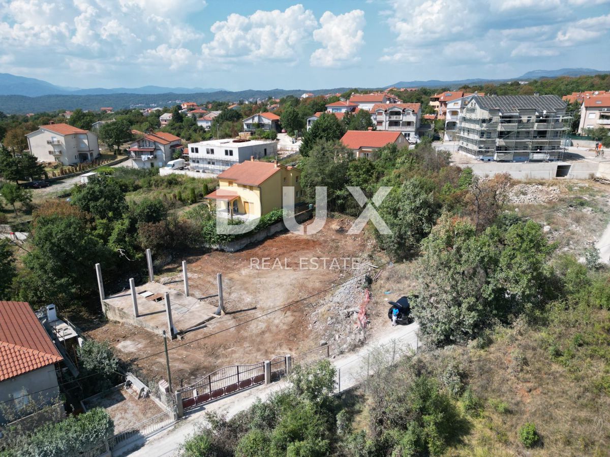 VIŠKOVO, MARINIĆI - terreno edificabile 1700m2 per un edificio residenziale - appartamenti/casa familiare 