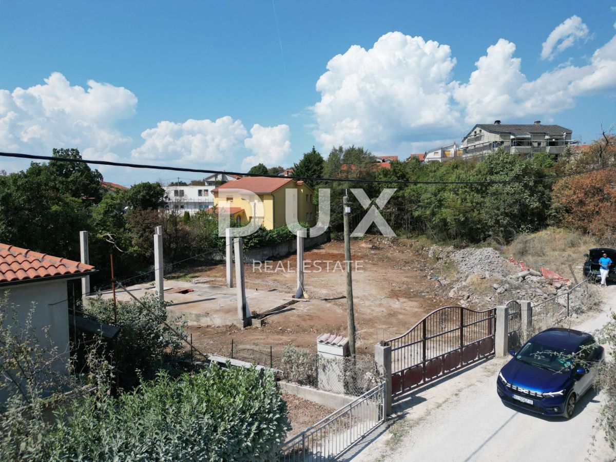 VIŠKOVO, MARINIĆI - terreno edificabile 1700m2 per un edificio residenziale - appartamenti/casa familiare 