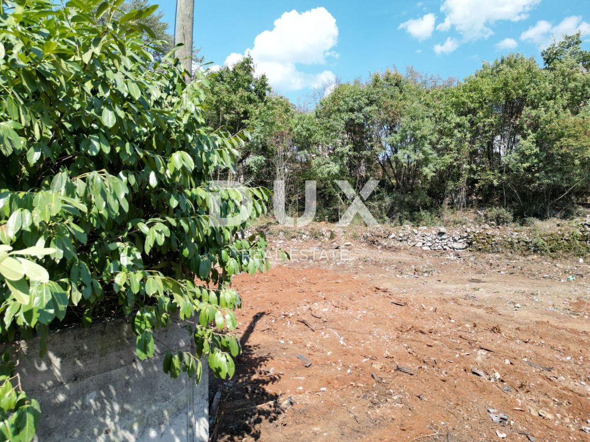 VIŠKOVO, MARINIĆI - terreno edificabile 1700m2 per un edificio residenziale - appartamenti/casa familiare 