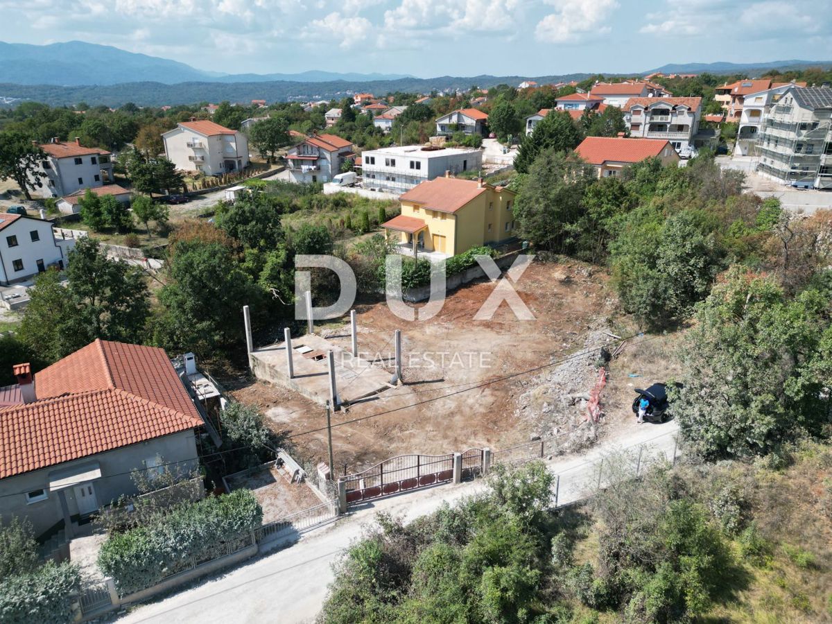 VIŠKOVO, MARINIĆI - terreno edificabile 1700m2 per un edificio residenziale - appartamenti/casa familiare 