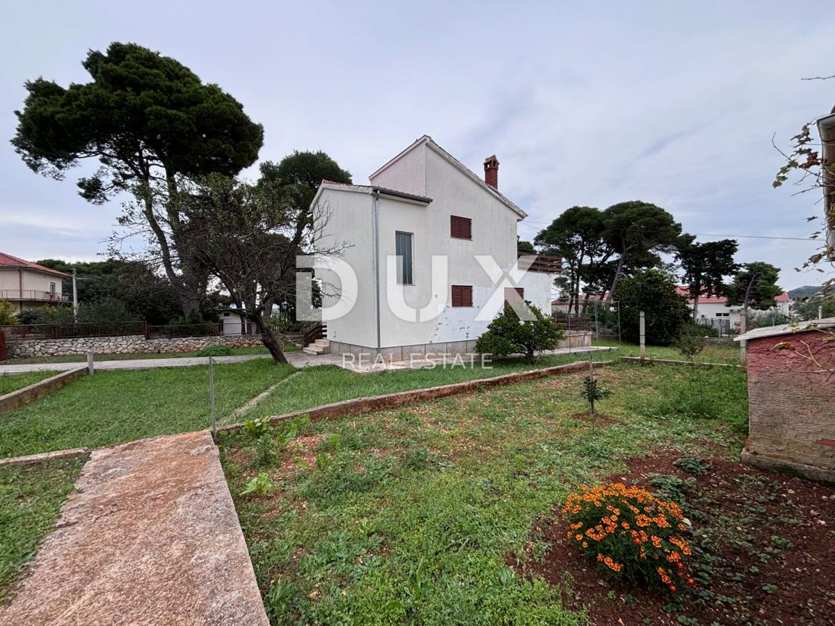 ISOLA DI UGLJAN, UGLJAN - Piano con due appartamenti a 150 m dal mare