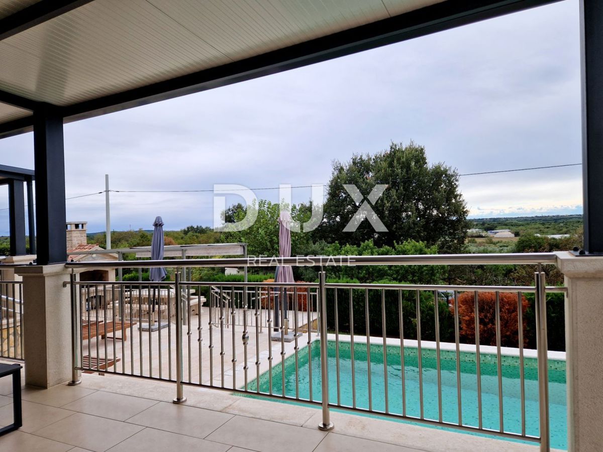 ISTRIA, PARENZO - Spaziosa casa con piscina e vista panoramica