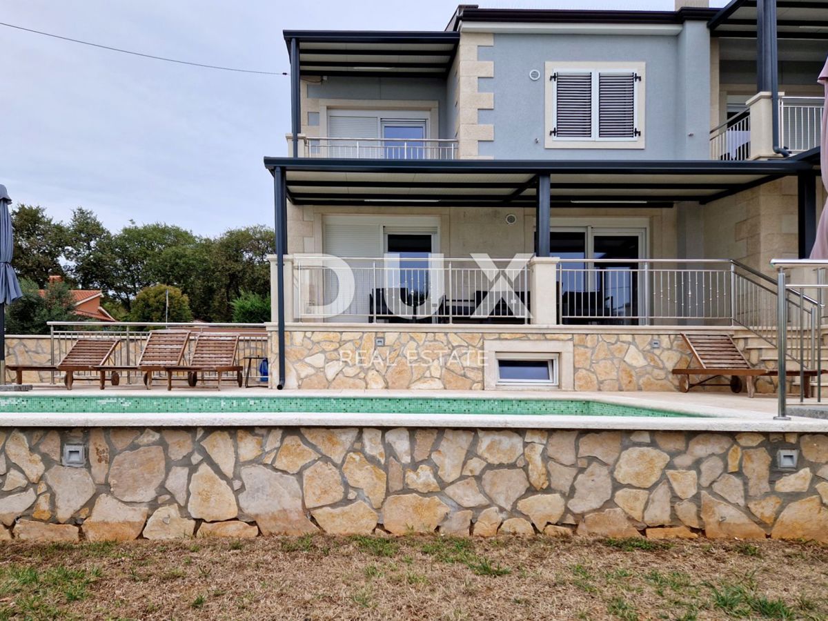 ISTRIA, PARENZO - Spaziosa casa con piscina e vista panoramica