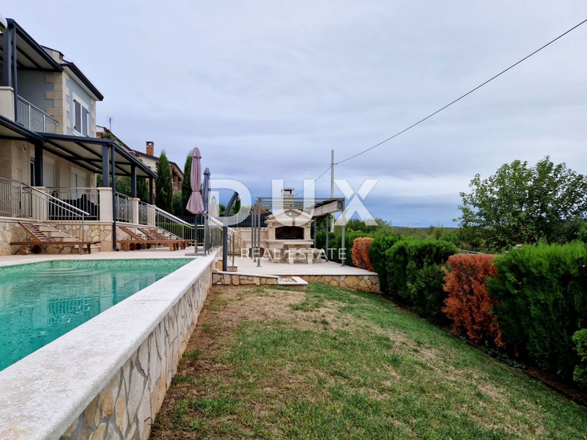 ISTRIA, PARENZO - Spaziosa casa con piscina e vista panoramica