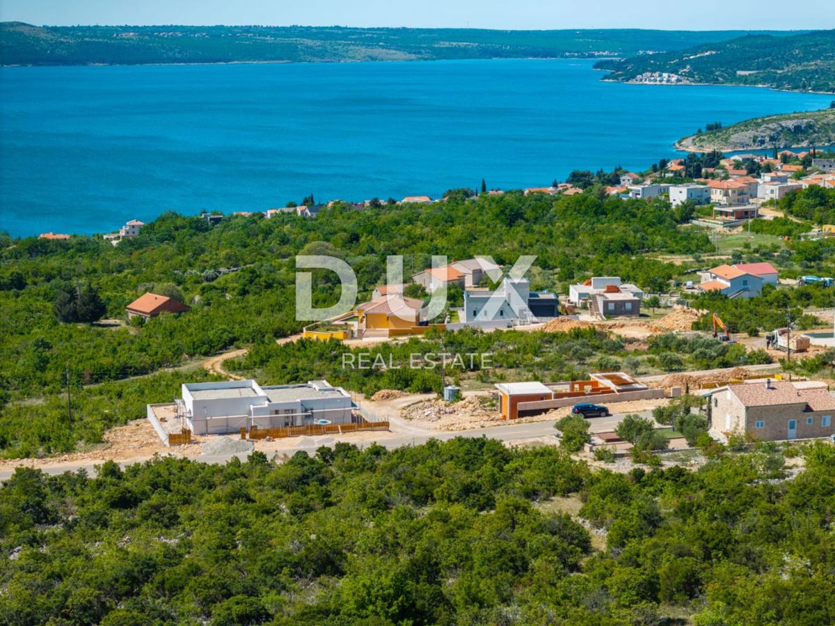 ZADAR, MASLENICA - Terreno edificabile con vista mare e progetto concettuale