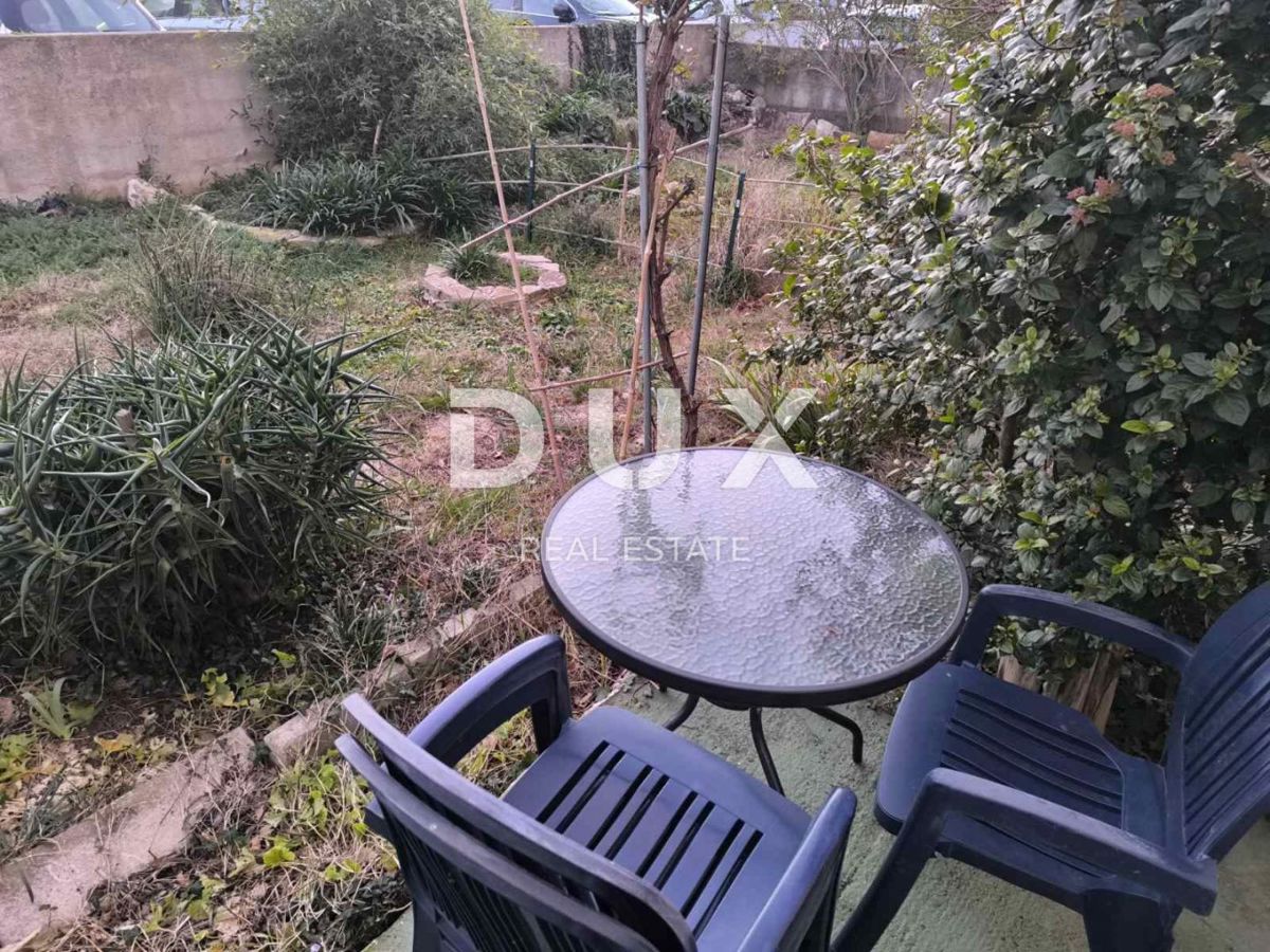  PULA, JADREŠKI - APPARTAMENTO CON GIARDINO IN POSIZIONE TRANQUILLA