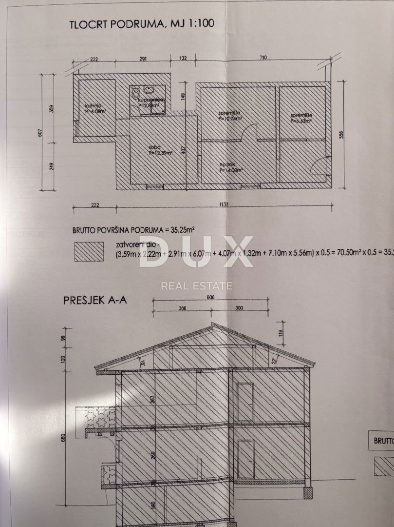 ZADAR, PLOVANIJA - Spaziosa casa su due piani con garage e vista panoramica sulla città