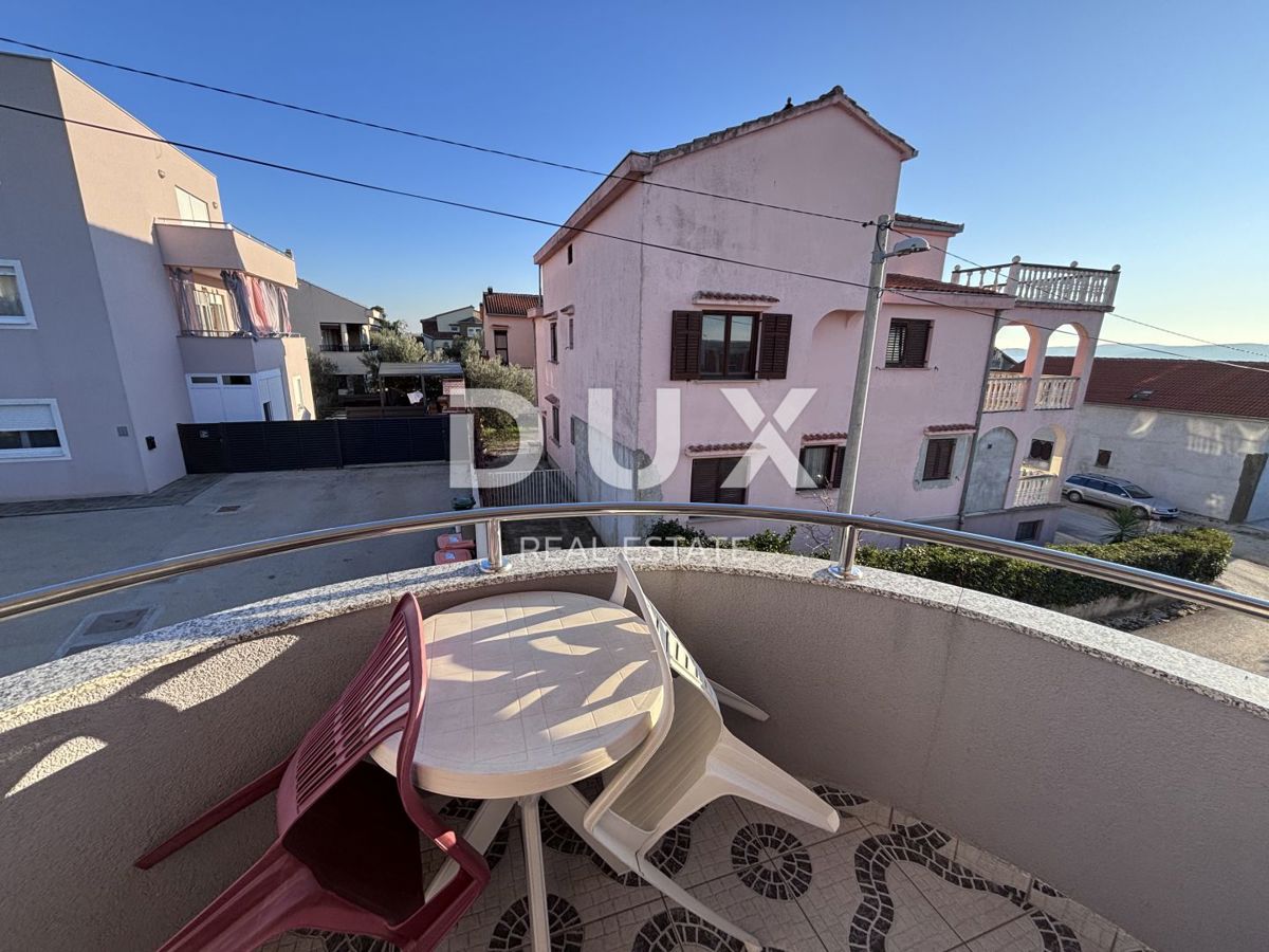 ZADAR, PLOVANIJA - Spaziosa casa su due piani con garage e vista panoramica sulla città