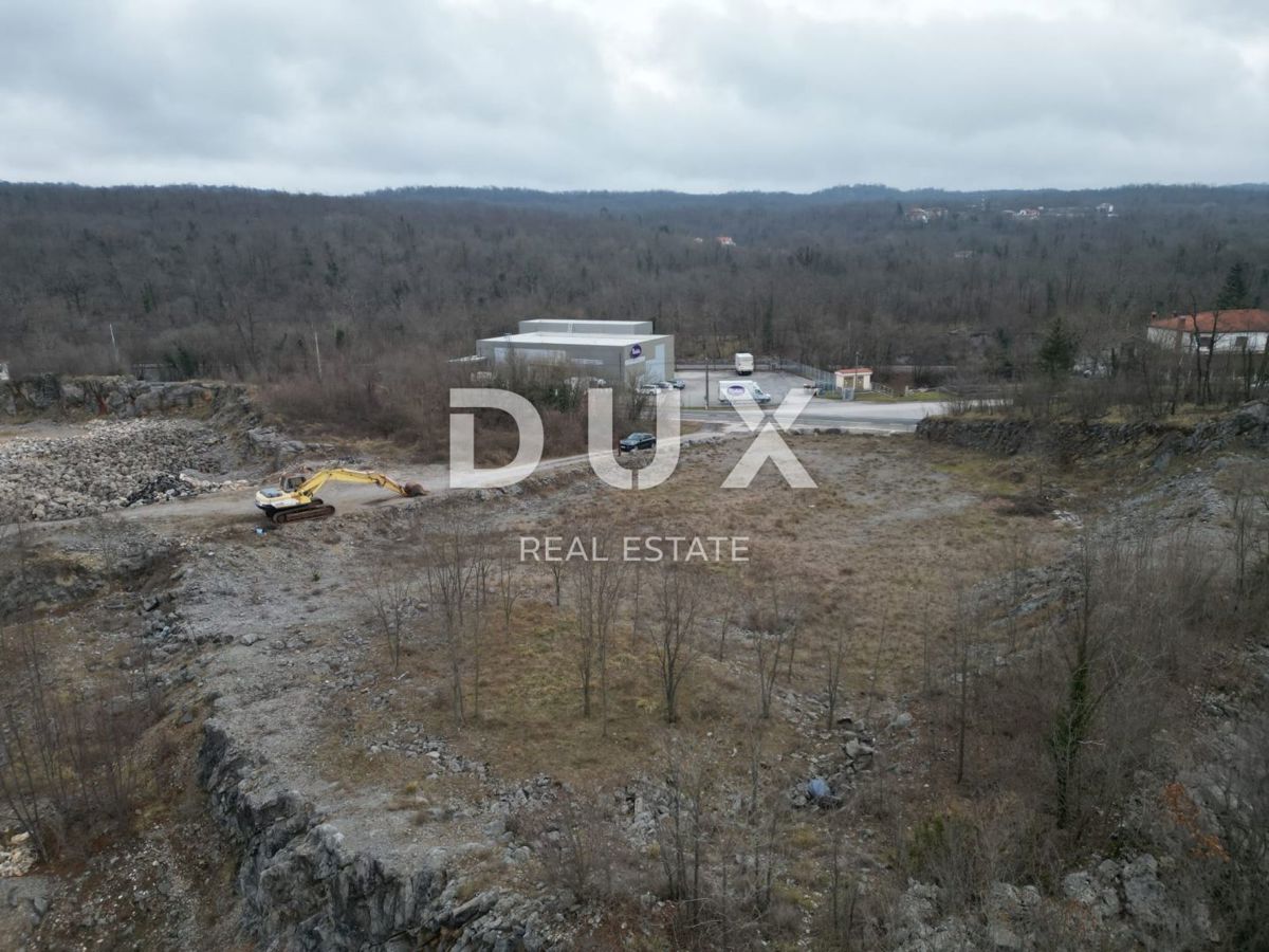 MATULJI, PERMANI - Terreno edificabile 1934m2 nella zona di lavoro per un magazzino/capannone, ZONA M, codice B