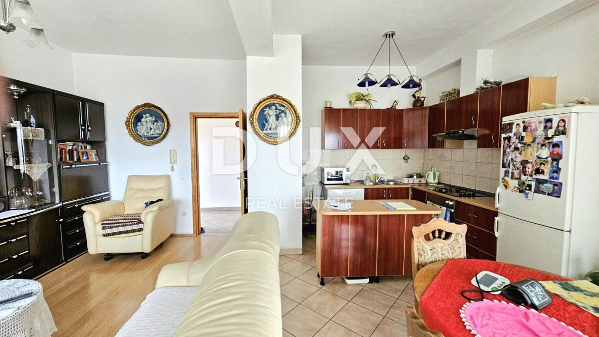 ISTRIA, PULA, VELI VRH - 3BR+DB confortevole appartamento con ampia terrazza e parte di giardino