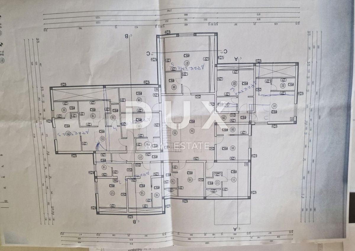 BENKOVAC - edificio commerciale e residenziale incompiuto