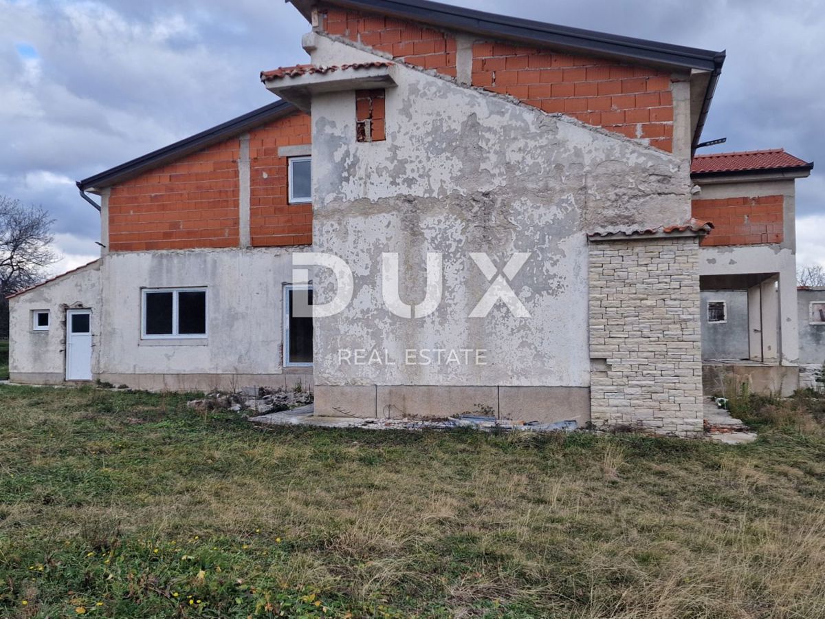 BENKOVAC - edificio commerciale e residenziale incompiuto