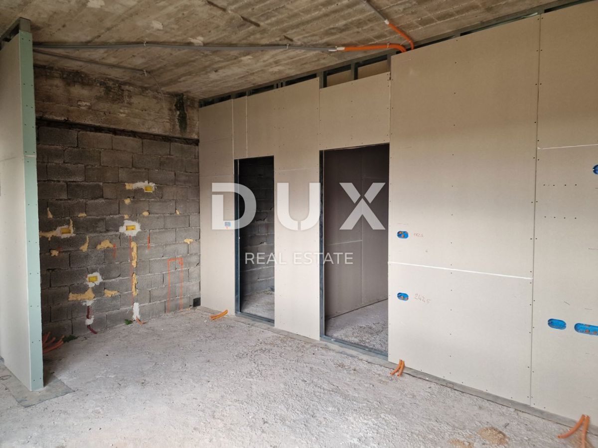 BENKOVAC - edificio commerciale e residenziale incompiuto