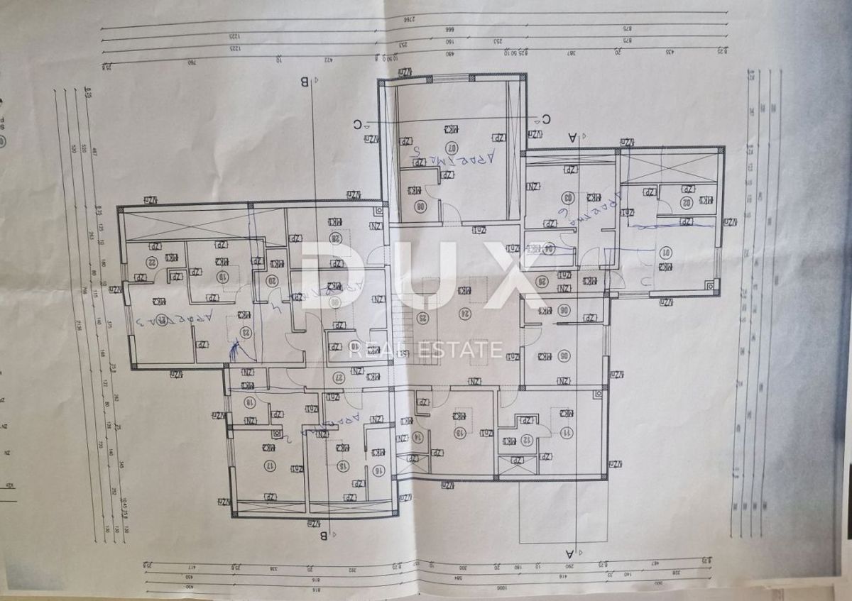 BENKOVAC - edificio commerciale e residenziale incompiuto