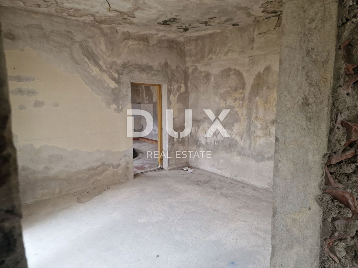 BENKOVAC - edificio commerciale e residenziale incompiuto