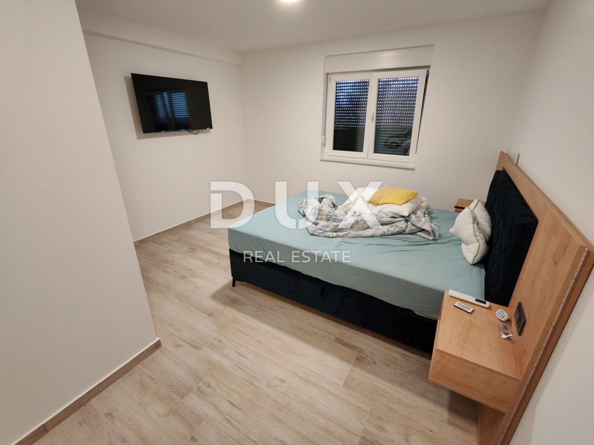 ZADAR, ZUKVE - Spaziosa casa bifamiliare con piscina! Nuova costruzione! B