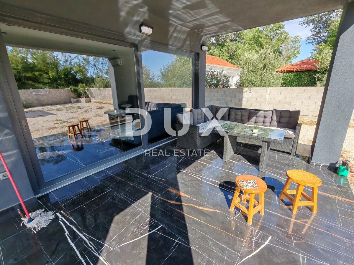 ZADAR, ZUKVE - Spaziosa casa bifamiliare con piscina! Nuova costruzione! B
