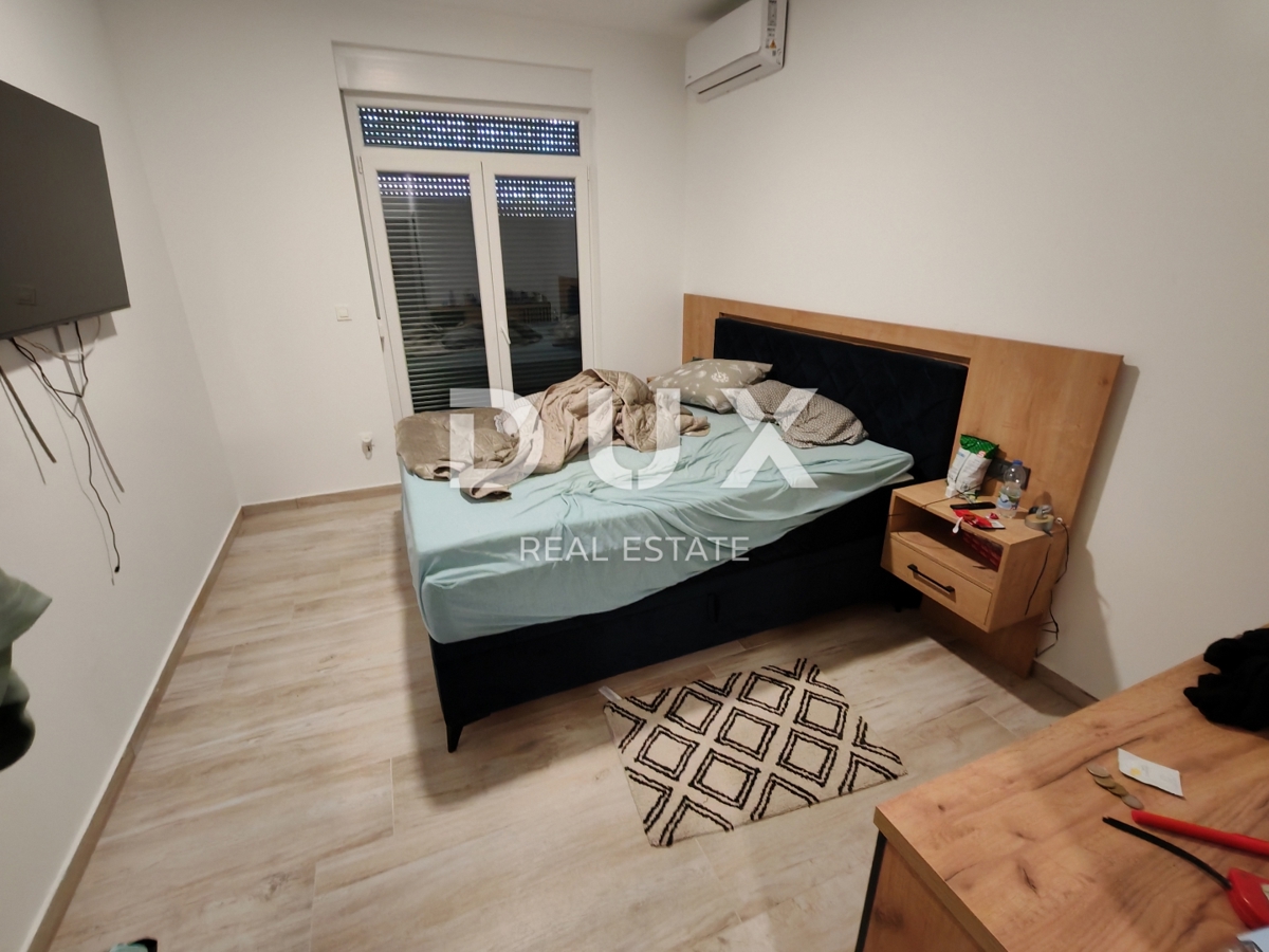 ZADAR, ZUKVE - Spaziosa casa bifamiliare con piscina! Nuova costruzione! B