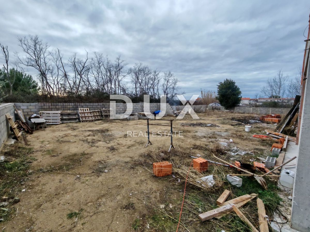 ZADAR, ZUKVE - Spaziosa casa bifamiliare con piscina! Nuova costruzione! B
